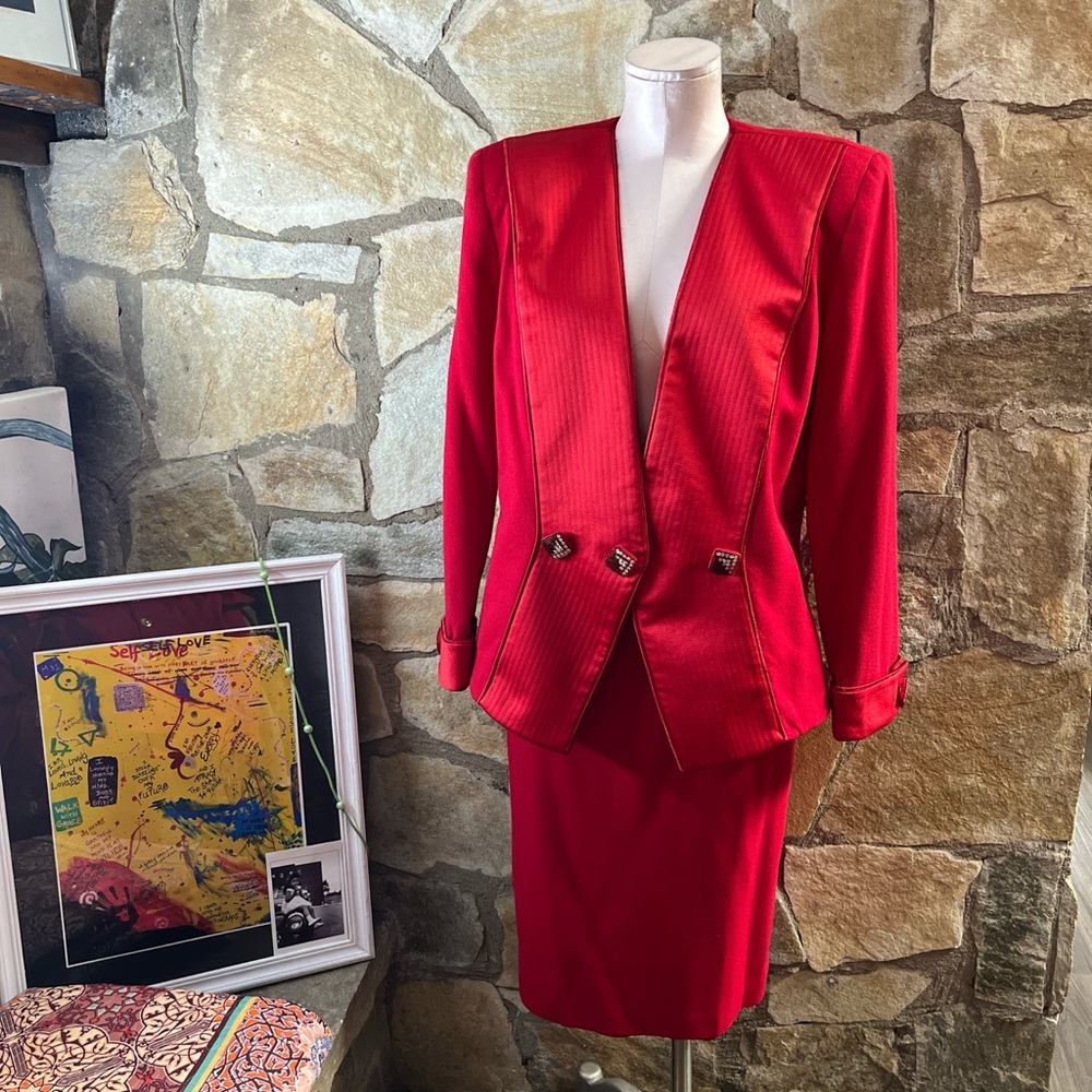 Nolan Miller Red Womenās Wool Suit Set ā Rhinestone Details